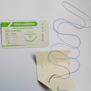 Suture chirurgicale non absorbable jetable avec aiguille